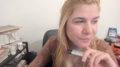 Snapshot of artsyandcraftsy_ chatting on March 13, 2026, 9:38 am MIA online show from March 13, 2026, 9:38 am