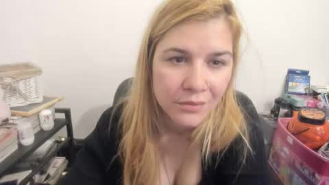 Snapshot of artsyandcraftsy_ chatting on March 16, 2026, 10:14 pm MIA online show from March 16, 2026, 10:14 pm