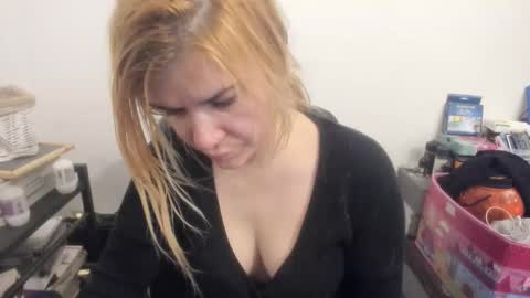 Snapshot of artsyandcraftsy_ chatting on March 18, 2026, 8:39 am MIA online show from March 18, 2026, 8:39 am