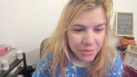 Snapshot of artsyandcraftsy_ chatting on March 20, 2026, 10:09 am MIA online show from March 20, 2026, 10:09 am