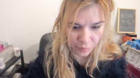 Snapshot of artsyandcraftsy_ chatting on March 21, 2026, 9:36 am MIA online show from March 21, 2026, 9:36 am