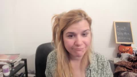 Snapshot of artsyandcraftsy_ chatting on March 24, 2026, 11:54 pm MIA online show from March 24, 2026, 11:54 pm