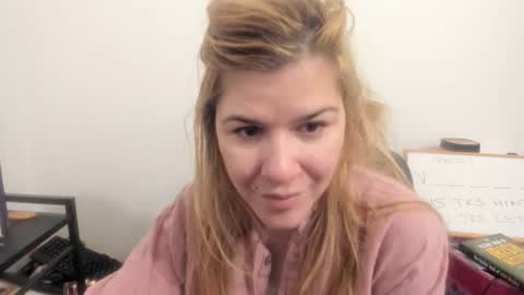 Snapshot of artsyandcraftsy_ chatting on April 13, 2026, 8:20 am MIA online show from April 13, 2026, 8:20 am