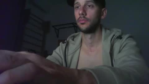 Snapshot of artur833 chatting on October 19, 2025, 8:31 pm artur833 online show from October 19, 2025, 8:31 pm