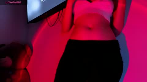 Snapshot of ary1_ chatting on November 19, 2025, 9:59 pm Ary online show from November 19, 2025, 9:59 pm