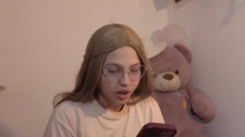 Snapshot of ary1_ chatting on January 11, 2026, 4:50 am Ary online show from January 11, 2026, 4:50 am