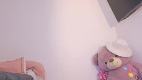 Snapshot of ary1_ chatting on February 2, 2026, 4:44 am Ary online show from February 2, 2026, 4:44 am