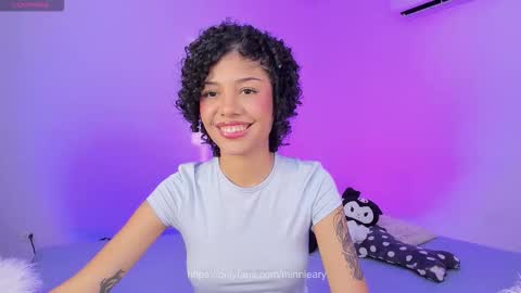 Snapshot of ary_and_kel chatting on November 18, 2025, 9:52 pm Ariana and Kelsieh online show from November 18, 2025, 9:52 pm