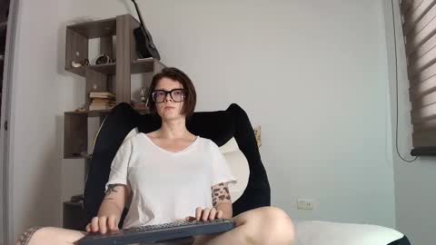 Snapshot of arya_starkw chatting on December 17, 2025, 1:39 pm Ary 3 online show from December 17, 2025, 1:39 pm