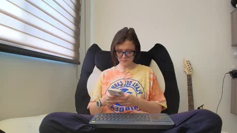 Snapshot of arya_starkw chatting on January 8, 2026, 2:41 pm Ary 3 online show from January 8, 2026, 2:41 pm