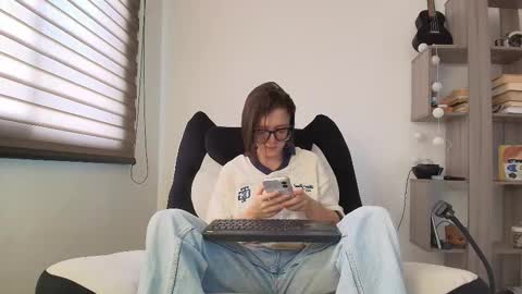 Snapshot of arya_starkw chatting on January 18, 2026, 1:37 pm Ary 3 online show from January 18, 2026, 1:37 pm