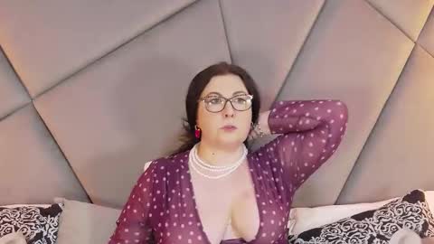 Snapshot of aryaeve chatting on February 23, 2026, 6:33 am Aryana online show from February 23, 2026, 6:33 am