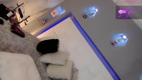 aryajanee online show from April 10, 2026, 5:01 am