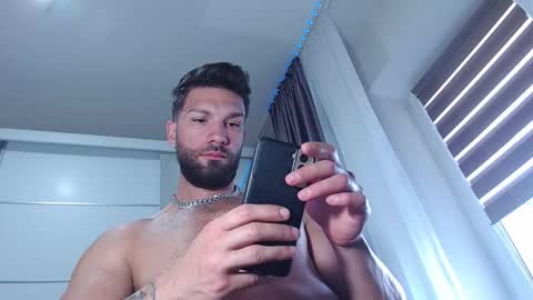 AryanAian1 online show from November 17, 2025, 12:55 pm