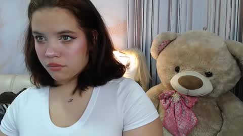 Snapshot of arybutty chatting on February 28, 2025, 12:20 pm Ary online show from February 28, 2025, 12:20 pm