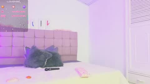 arycooper_ online show from February 5, 2026, 11:26 am