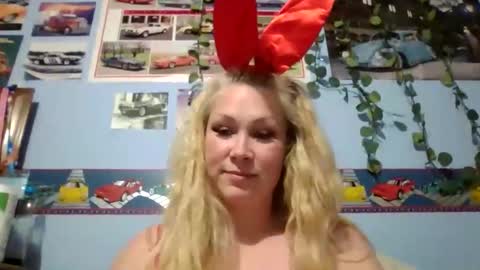 Snapshot of ash0ley chatting on October 30, 2025, 10:21 pm ash0ley online show from October 30, 2025, 10:21 pm