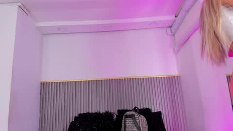 ash_valentine online show from June 1, 2026, 7:37 pm