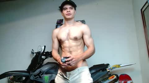 Snapshot of ash_wingrant chatting on November 30, 2025, 1:31 am ash_wingrant online show from November 30, 2025, 1:31 am