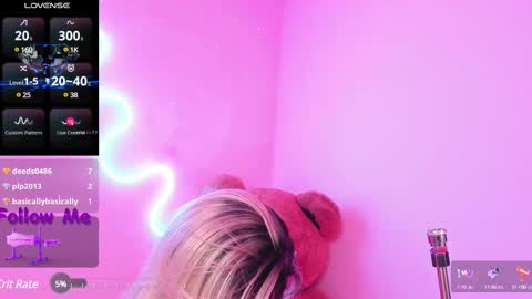 AshantiINDEPENDENT MODEL online show from February 23, 2025, 3:08 pm