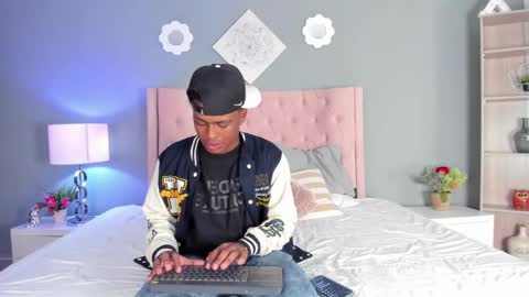 ashanty_malcom online show from February 23, 2025, 5:39 pm