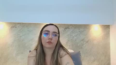 Asley Bennet online show from November 20, 2025, 4:45 am