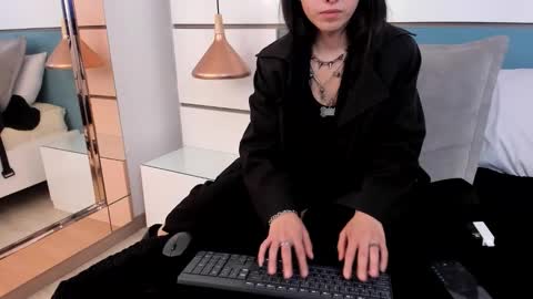 Snapshot of ashkoreh chatting on November 9, 2025, 7:56 pm Ashkoreh online show from November 9, 2025, 7:56 pm