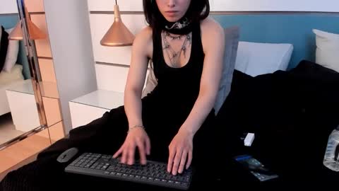 Snapshot of ashkoreh chatting on November 19, 2025, 7:14 pm Ashkoreh online show from November 19, 2025, 7:14 pm