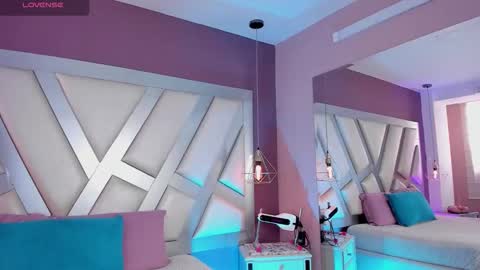 Ashley  online show from April 23, 2026, 1:35 pm