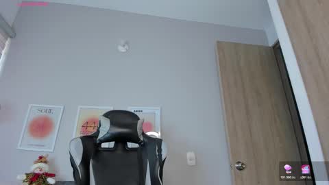 A S H L E Y online show from November 26, 2025, 9:16 pm