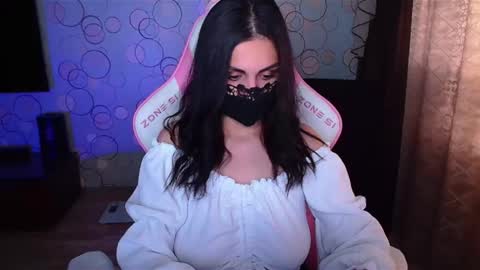   Yasmina   online show from October 15, 2025, 4:56 am