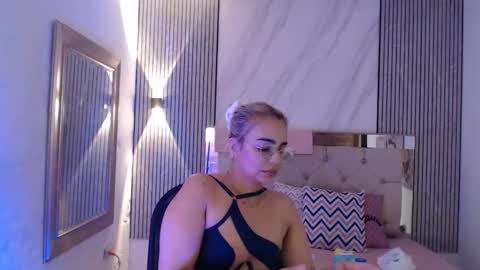 Snapshot of ashley__tylor chatting on February 24, 2026, 1:03 am ashley__tylor online show from February 24, 2026, 1:03 am