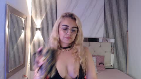 Snapshot of ashley__tylor chatting on March 31, 2026, 1:29 am ashley__tylor online show from March 31, 2026, 1:29 am