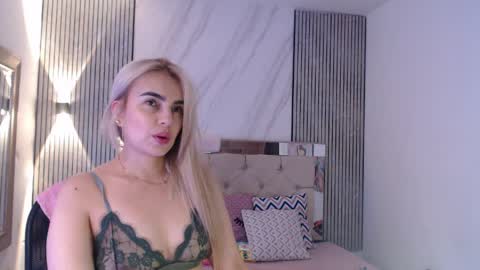 Snapshot of ashley__tylor chatting on April 5, 2026, 1:36 am ashley__tylor online show from April 5, 2026, 1:36 am