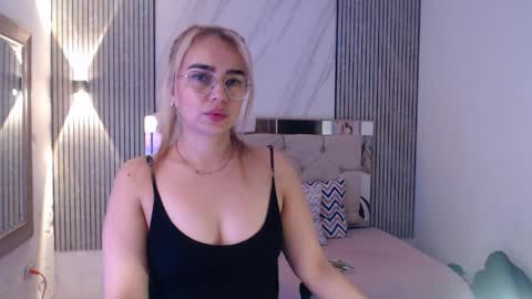 Snapshot of ashley__tylor chatting on April 6, 2026, 1:58 am ashley__tylor online show from April 6, 2026, 1:58 am