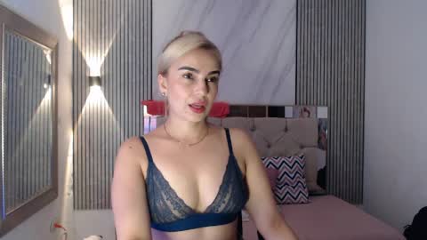 Snapshot of ashley__tylor chatting on April 7, 2026, 1:50 am ashley__tylor online show from April 7, 2026, 1:50 am