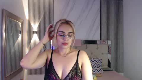 Snapshot of ashley__tylor chatting on April 8, 2026, 3:39 am ashley__tylor online show from April 8, 2026, 3:39 am