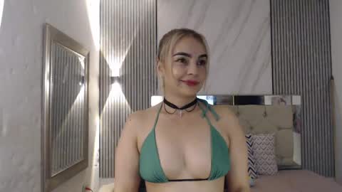 Snapshot of ashley__tylor chatting on April 13, 2026, 2:39 am ashley__tylor online show from April 13, 2026, 2:39 am