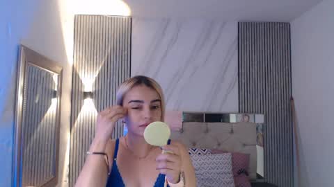 Snapshot of ashley__tylor chatting on May 12, 2026, 4:26 pm ashley__tylor online show from May 12, 2026, 4:26 pm