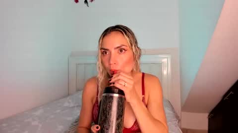 Snapshot of ashley_blair chatting on December 5, 2024, 5:28 pm ashley_blair online show from December 5, 2024, 5:28 pm