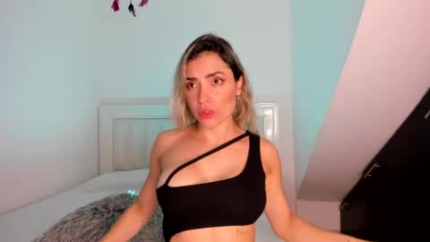 Snapshot of ashley_blair chatting on February 21, 2025, 3:54 pm ashley_blair online show from February 21, 2025, 3:54 pm