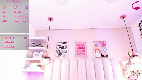 Ashley online show from November 19, 2025, 9:53 am