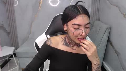 ashley_blum_v online show from October 29, 2025, 8:21 pm