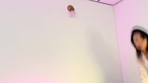 Ashley online show from December 5, 2025, 11:52 am