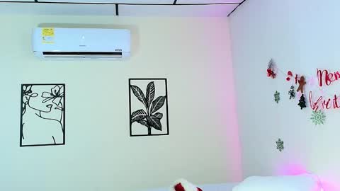 Ashley online show from December 15, 2025, 11:58 am