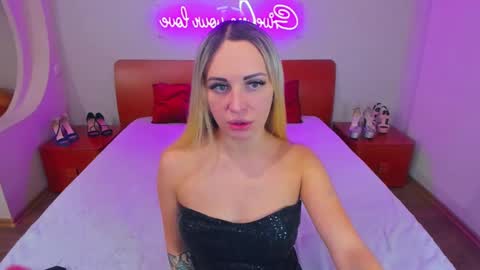 Snapshot of ashley_crashly chatting on January 3, 2025, 5:20 pm Alina online show from January 3, 2025, 5:20 pm