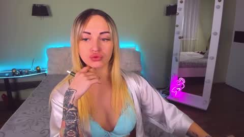 Snapshot of ashley_crashly chatting on January 27, 2025, 9:34 am Alina online show from January 27, 2025, 9:34 am