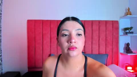 ashley_ollsen online show from November 5, 2025, 3:06 am