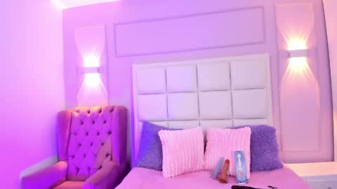 ashley_petit online show from May 20, 2026, 1:28 pm