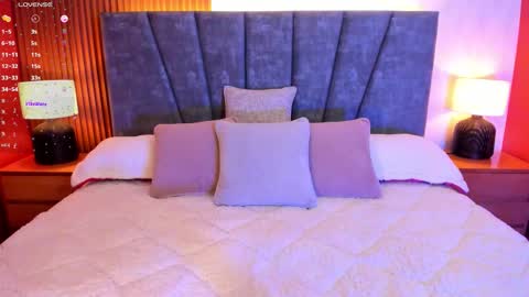 Sara Smith online show from November 17, 2025, 7:08 pm